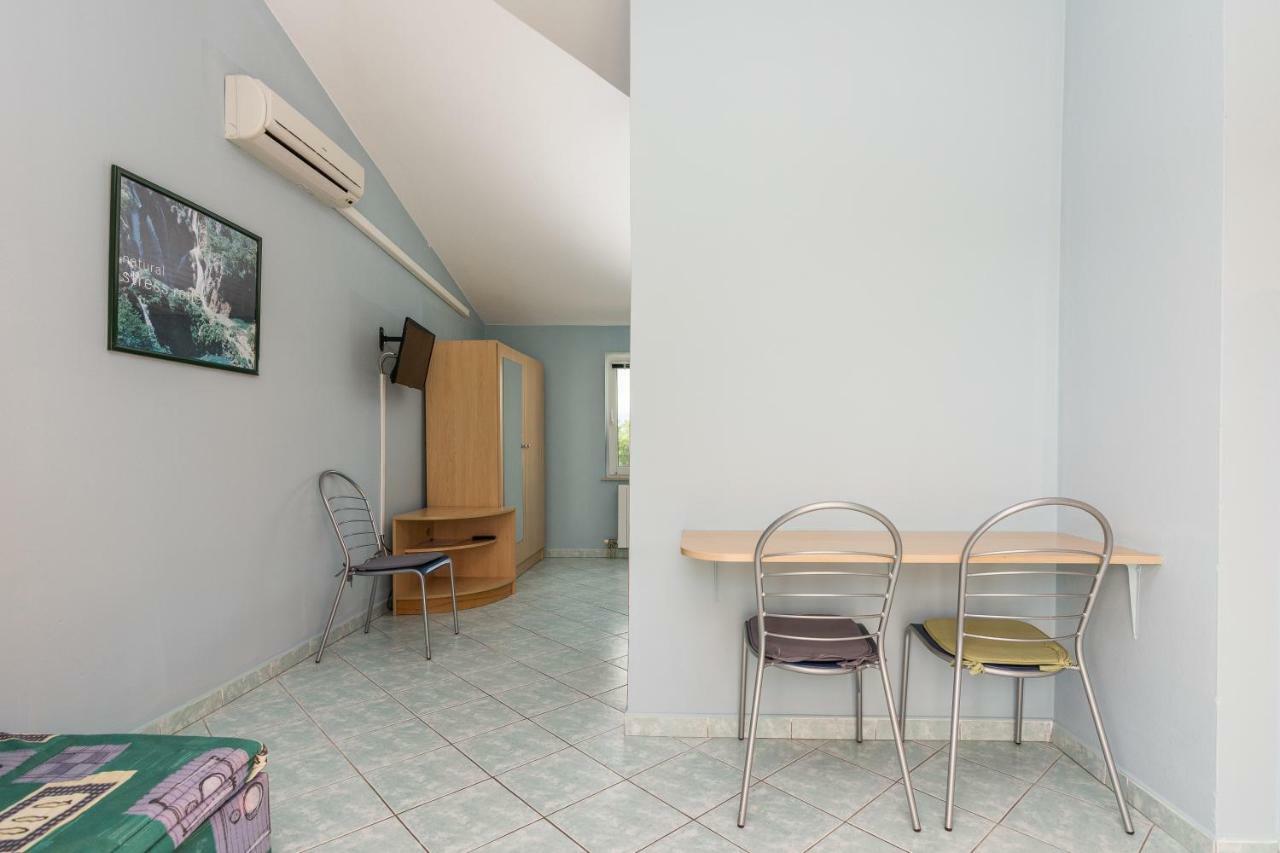 Apartmani Albi Zaton  Buitenkant foto